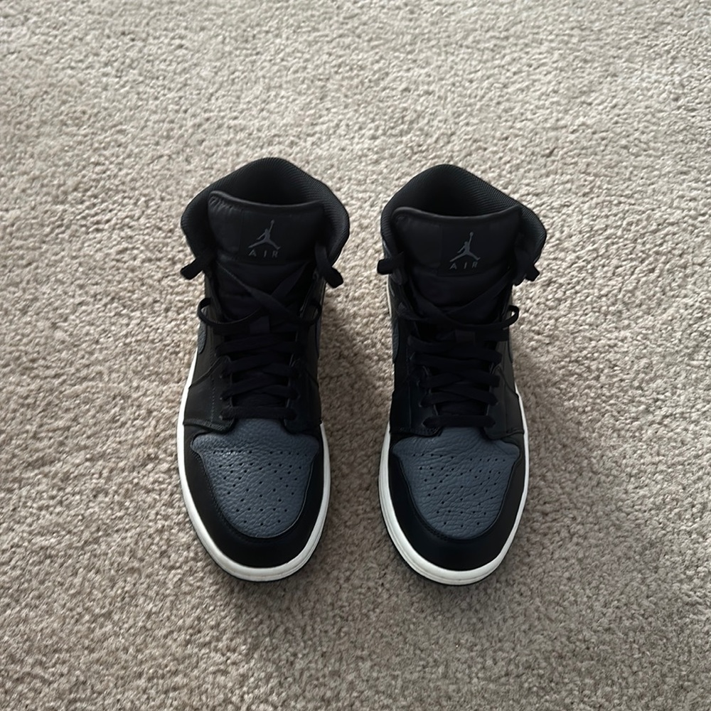 Jordan 1 Mid